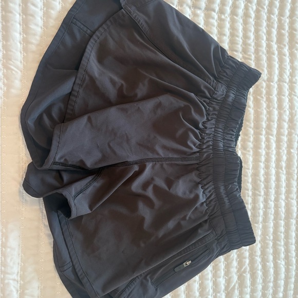 Women’s Lululemon black athletic shorts size 4-6 - Picture 4 of 5